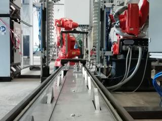 Manipulace lisu 2 roboty - 2